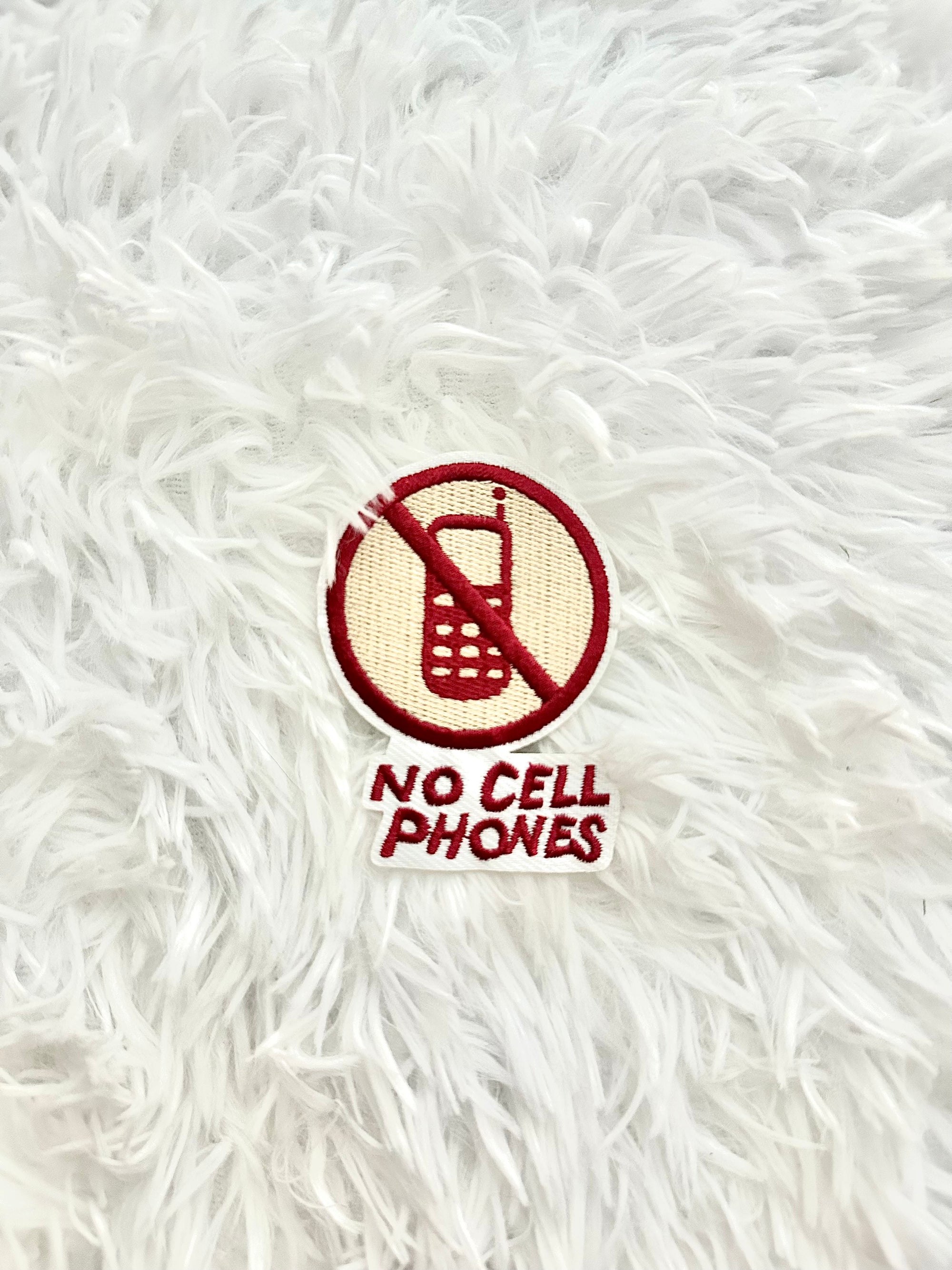 NO CELL PHONES PATCH (MED)